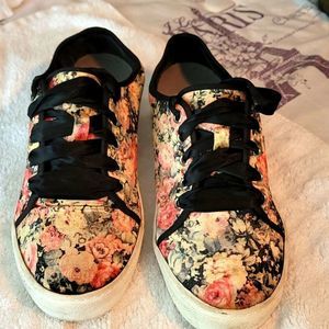 FLORAL DIRTY LAUNDRY SNEAKERS